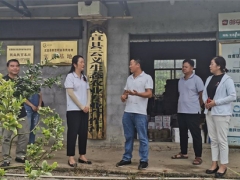 广西自治区农业技术推广站到来宾开展食用菌生产调研 ()