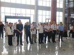 中国菌物学会茯苓产业分会换届会议参会代表考察靖州产业发展情况